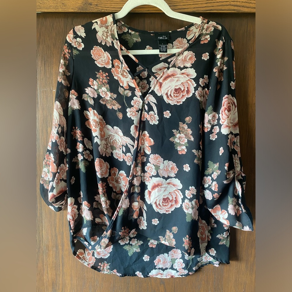Rue 21 Floral‎ Blouse